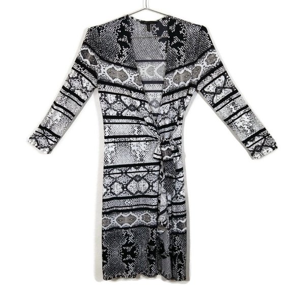 BCBG MAXAZRIA Women's Adele Snake Print Long Sleeve Stretch Wrap Dress Size S - Picture 2 of 10